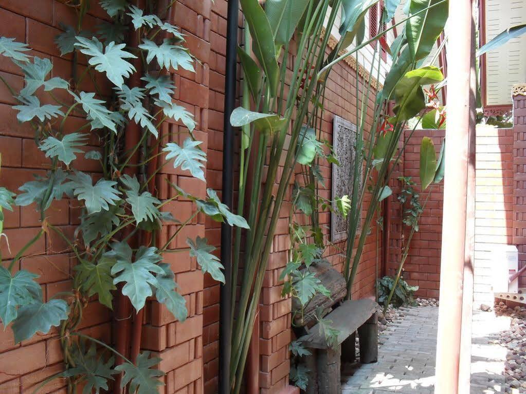 Irawadee Resort Mae Sot Exterior foto